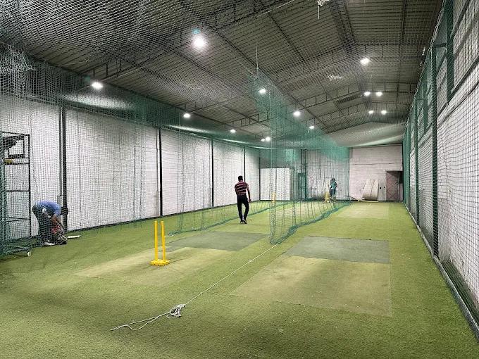 Leading Cricket