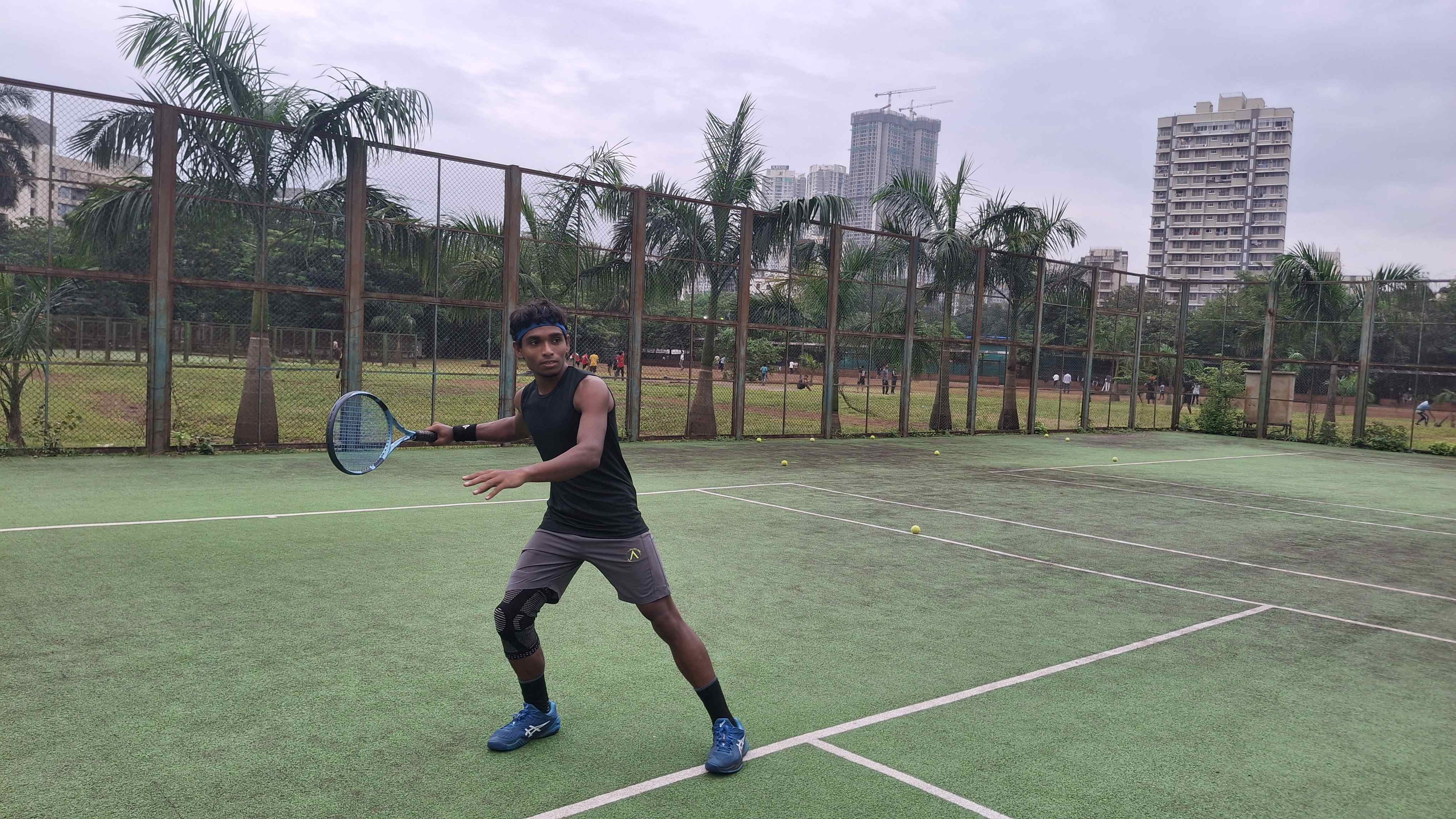 Om tennis academy
